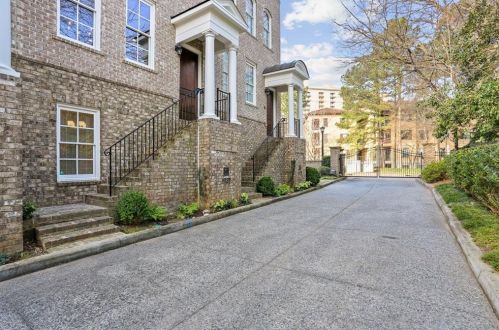 1027 Club Ct, Atlanta, GA 30319-7400