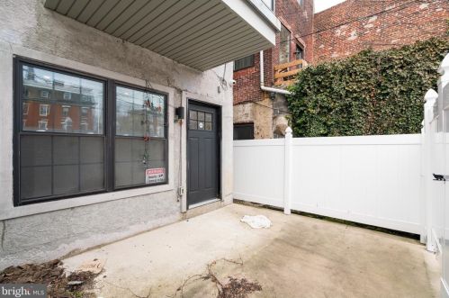 1005 Marshall St, Philadelphia PA  19123-1308 exterior