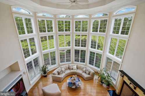 12705 Greenbriar Rd, Rockville MD 20854-6324 exterior