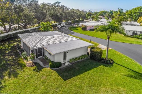 1 Lanai Cir, Naples, FL 34112-6947