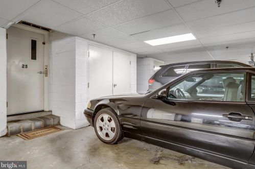 25 Wilkes St, Alexandria VA 22314-3853 exterior