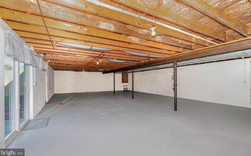 62 Lion Dr, Hanover PA  17331-3847 exterior