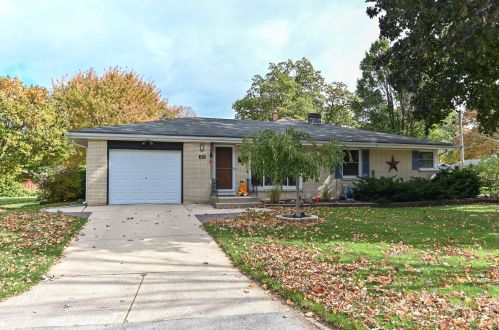 3576 Massachusetts Ave, Milwaukee, WI 53220-1180