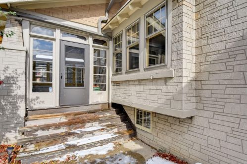 2446 47th St, Milwaukee, WI 53210-2901