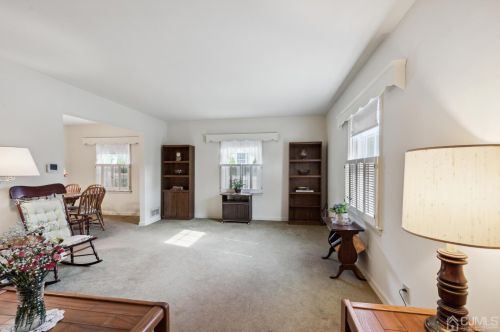 1 Chase Ave, Avenel NJ 07001-1402 exterior