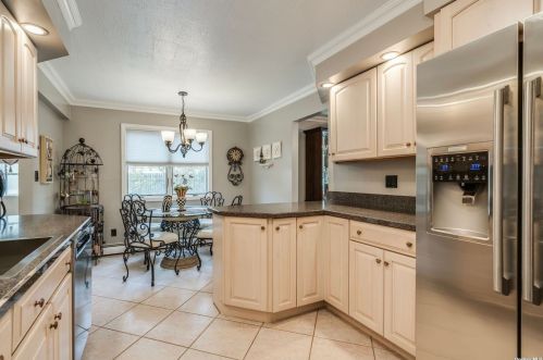 41 Florida Ave, Commack NY 11725-5116 exterior