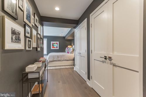 307 Green St, Philadelphia PA 19130-3914 exterior