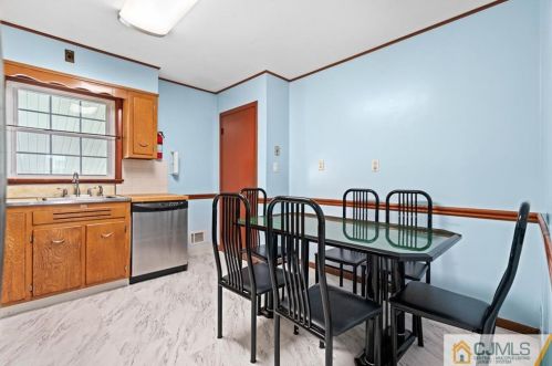 265 James Pl, Iselin NJ 08830-1226 exterior