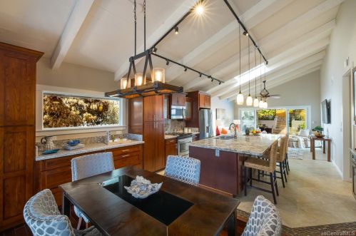 1175 Kaeleku St, Honolulu HI 96825-3007 exterior