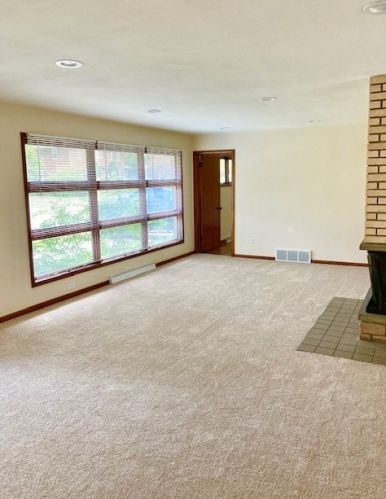 823 Grv Ave, Waukegan IL 60085-1420 exterior