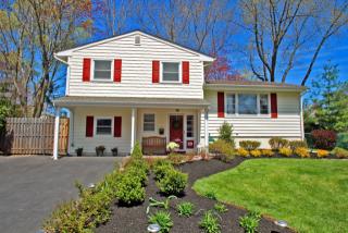 21 Desser Pl, Metuchen NJ  08840-1705 exterior