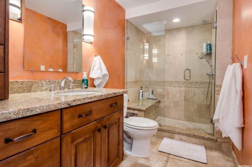 8616 Cima Dr, Sandy UT 84093-7060 exterior