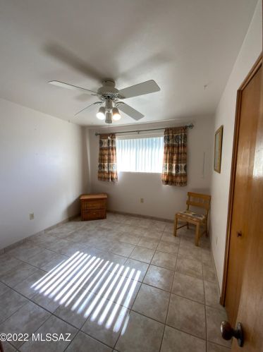 8771 Baker St, Tucson AZ 85710-2617 exterior