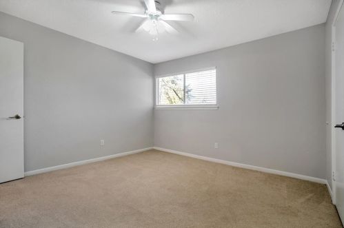 221 Normal Park Dr, Huntsville TX 77320-3438 exterior