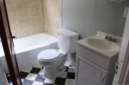 101 Belden St, New Britain CT 06051-2801 exterior