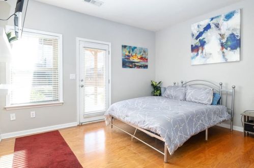 813 Charles Bank Ave, Atlanta GA 30312-3665 exterior