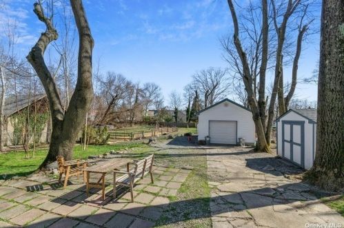 106 Winding St, Huntington Station NY 11746-1251 exterior