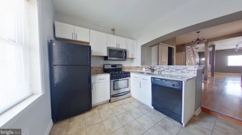 1325 19 St, Philadelphia PA 19146-4614 exterior