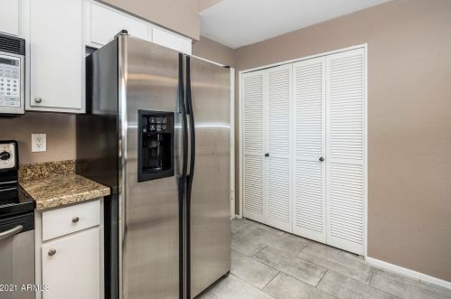 4523 Bluefield Ave, Phoenix AZ 85032-1420 exterior