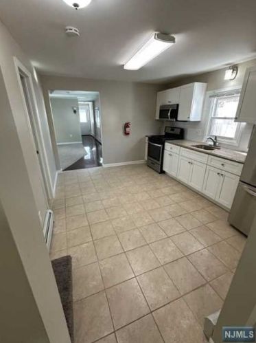 19 Cres Ave, Paterson NJ 07512-2305 exterior