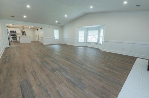 1246 Raintree Dr, Lithonia GA 30078-2122 exterior