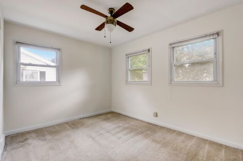 7139 Seneca Ave, Milwaukee WI 53217-3871 exterior