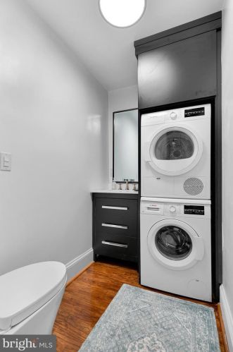 418 5th St, Washington DC  20003-2051 exterior