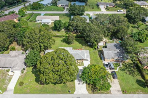 1014 Gatewood Ave, Fort Pierce FL 34982-4320 exterior