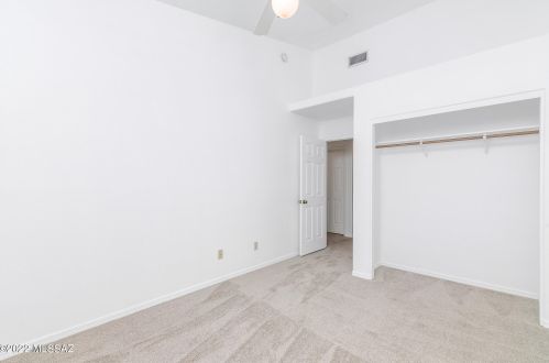 15595 Lago Del Oro Pkwy, Tucson AZ 85739-9568 exterior