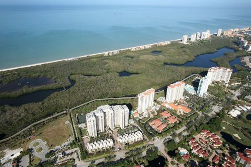 8420 Abbington Cir, Naples FL 34108-7715 exterior