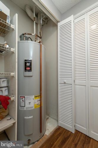 241 6th St, Philadelphia PA  19106-3723 exterior