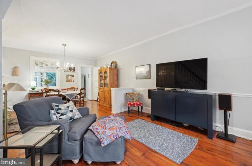 330 Camac St, Philadelphia PA 19107-5926 exterior