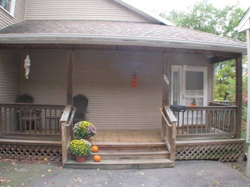 301-304 Essex Ct, Torrington CT exterior