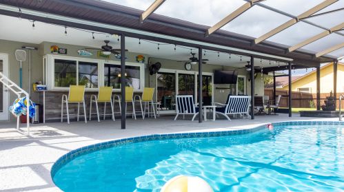 2471 Shell Ave, Fort Pierce FL  34952-6857 exterior