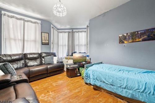 100 9th St, Newark NJ  07107-1139 exterior