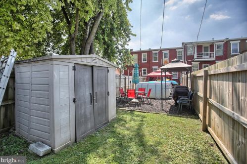 41 Pearl St, Lancaster PA 17603-3230 exterior