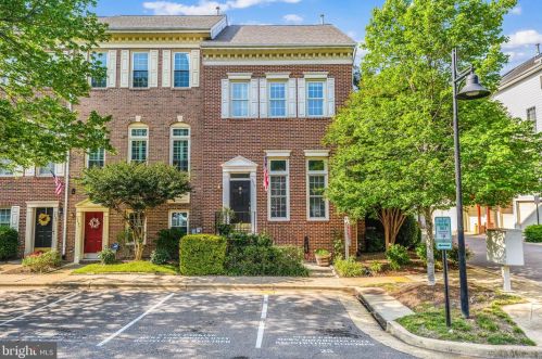 2410 Garnett Dr, Alexandria, VA 22311-4906