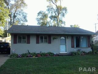 1500 Koch St, Pekin, IL 61554-5942
