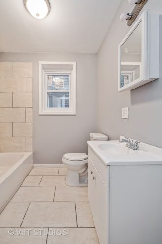 8720 Muskegon Ave, Chicago IL 60617-4935 exterior