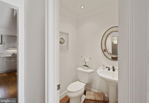 1539 Blue Meadow Rd, Rockville MD 20854-2622 exterior