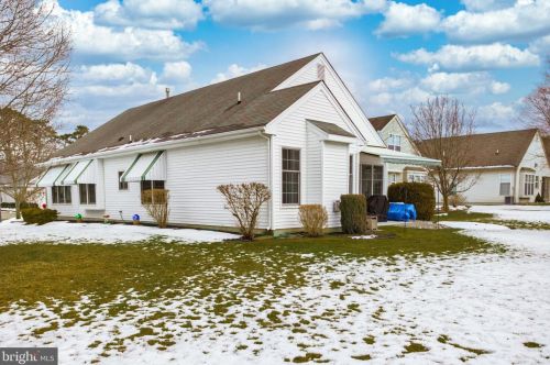 84 Warwick Way, Southampton NJ 08088-1122 exterior