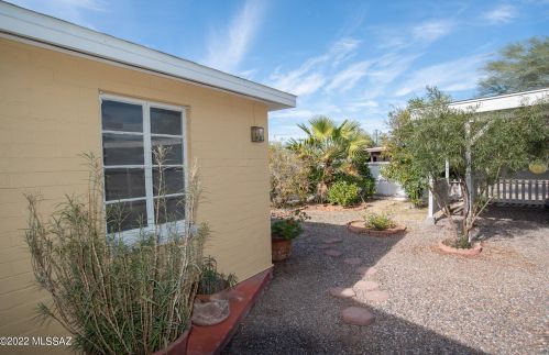 933 Montezuma Ave, Tucson, AZ 85711-1033