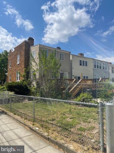 401 Decatur St, Washington, DC 20011-4744