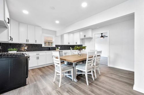 2521 Amelia St, Dallas TX  75235-8222 exterior