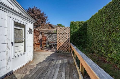 41 4 St, Dover NH 03820-2900 exterior