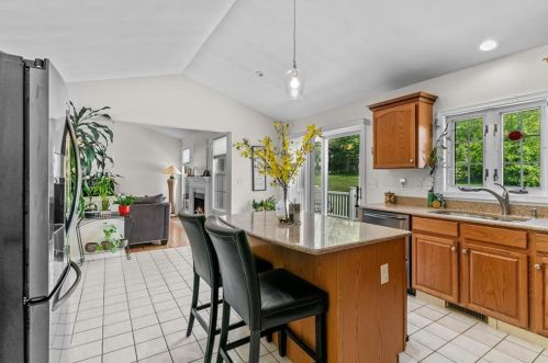 65 Carriage Trl, Middletown RI 02842-7251 exterior