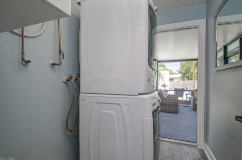 709 99 Ave, Naples FL 34108-2231 exterior