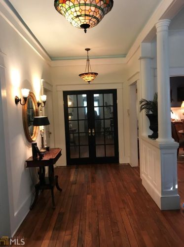 1528 Cambridge Ave, Atlanta GA 30337-2110 exterior