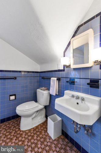 326 21 St, Philadelphia PA 19130-3237 exterior