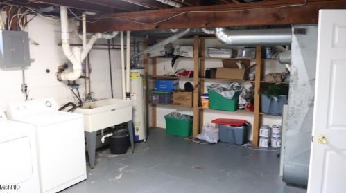 3821 Ellen St, Meskegon MI 49444-4067 exterior